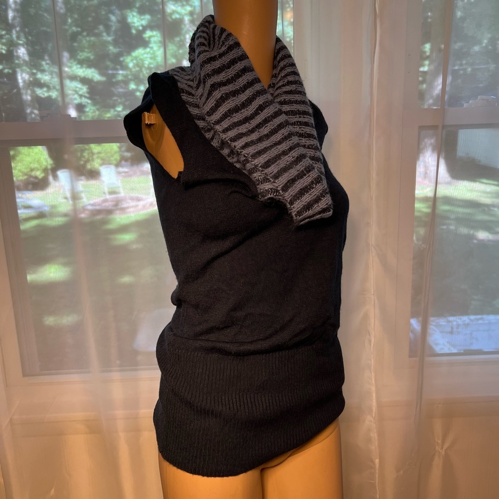 Sweater vest